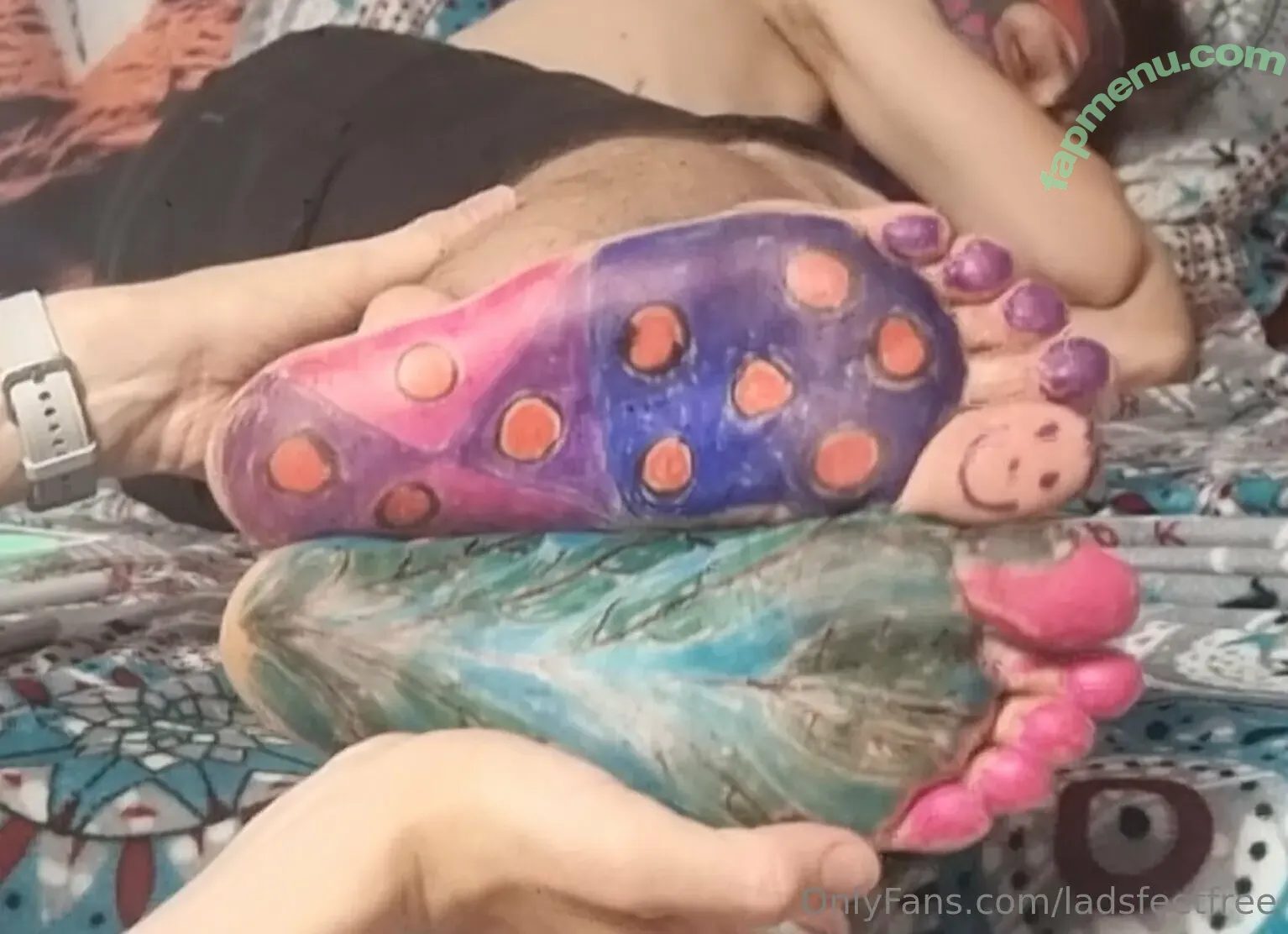 ladsfeetfree nude photo #0319 (icecat_laflareee)