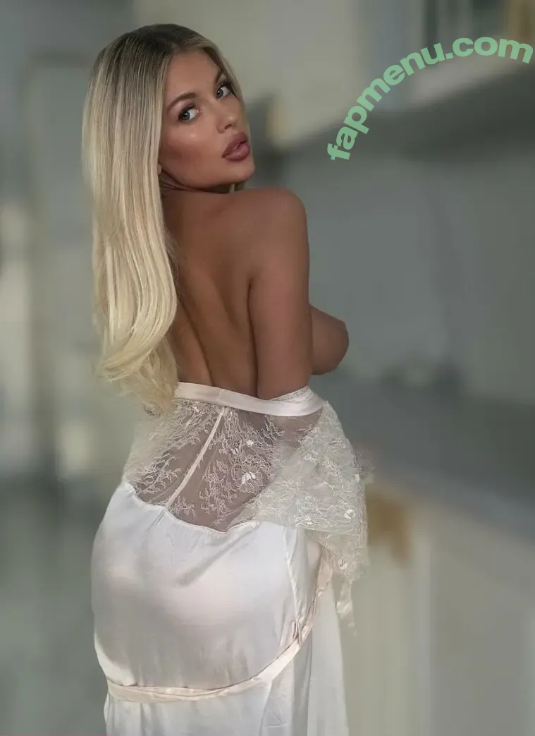 Lady Emily nude photo #0024 (emilyrbjones / lady.emily)