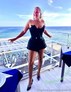 ladyannahd / ladyanna_official nude photo #0006