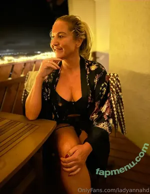 ladyannahd / ladyanna_official nude photo #0023