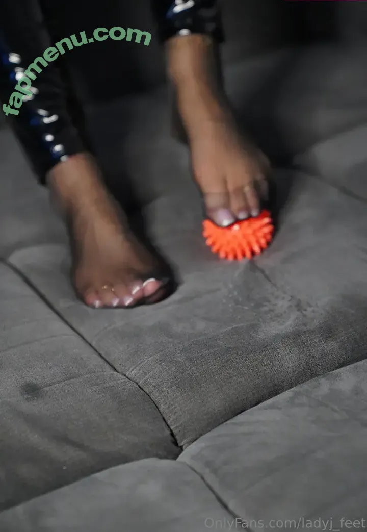 Ladyj_feet nude photo #0007 (Ladyj_feet)