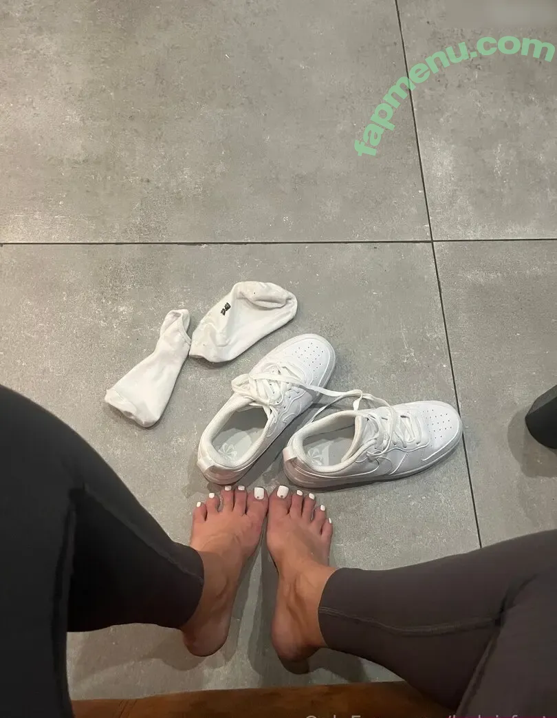Ladyj_feet nude photo #0015 (Ladyj_feet)