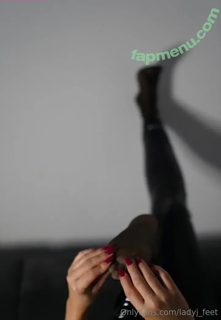 Ladyj_feet nude photo #0020 (Ladyj_feet)