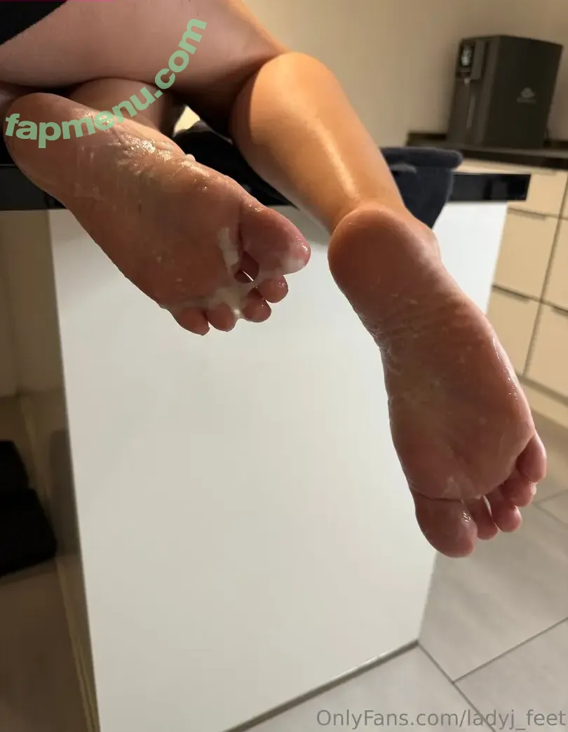 Ladyj_feet nude photo #0028 (Ladyj_feet)
