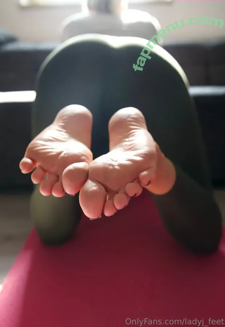 Ladyj_feet nude photo #0030 (Ladyj_feet)