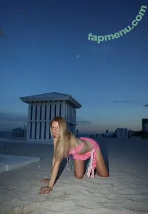  nude photo #0007