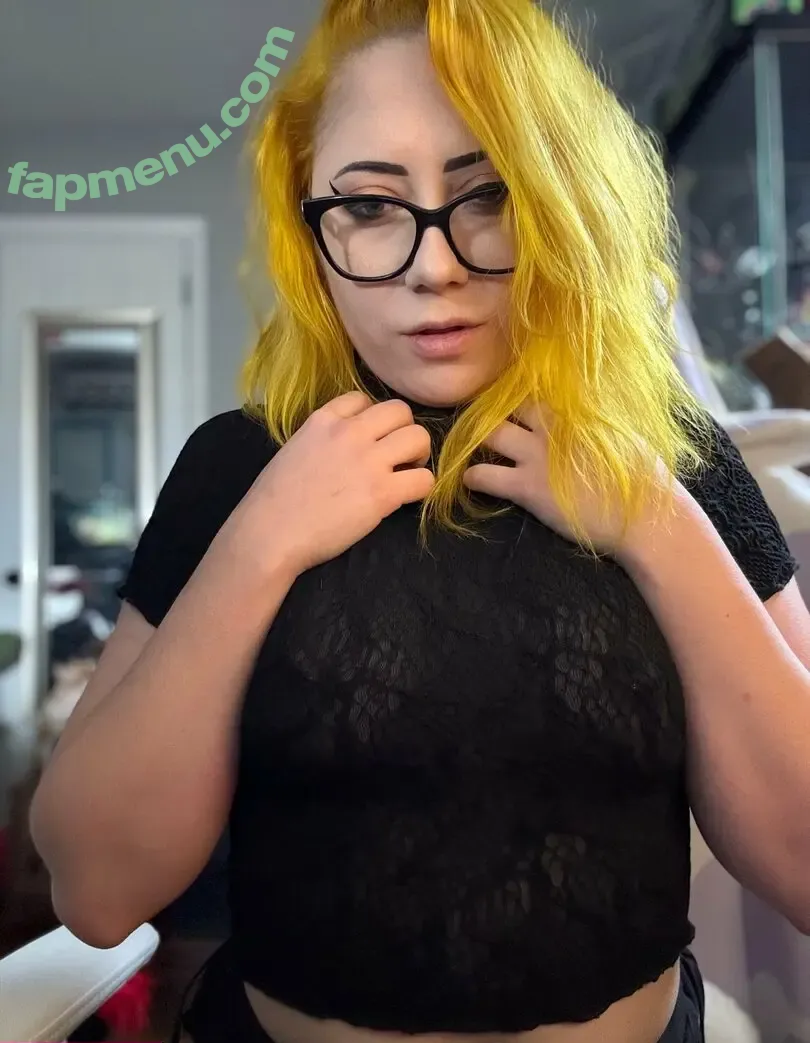 laineycat nude photo #0013 (lainey.cat)