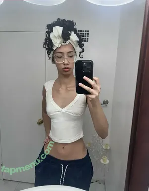  nude photo #0002