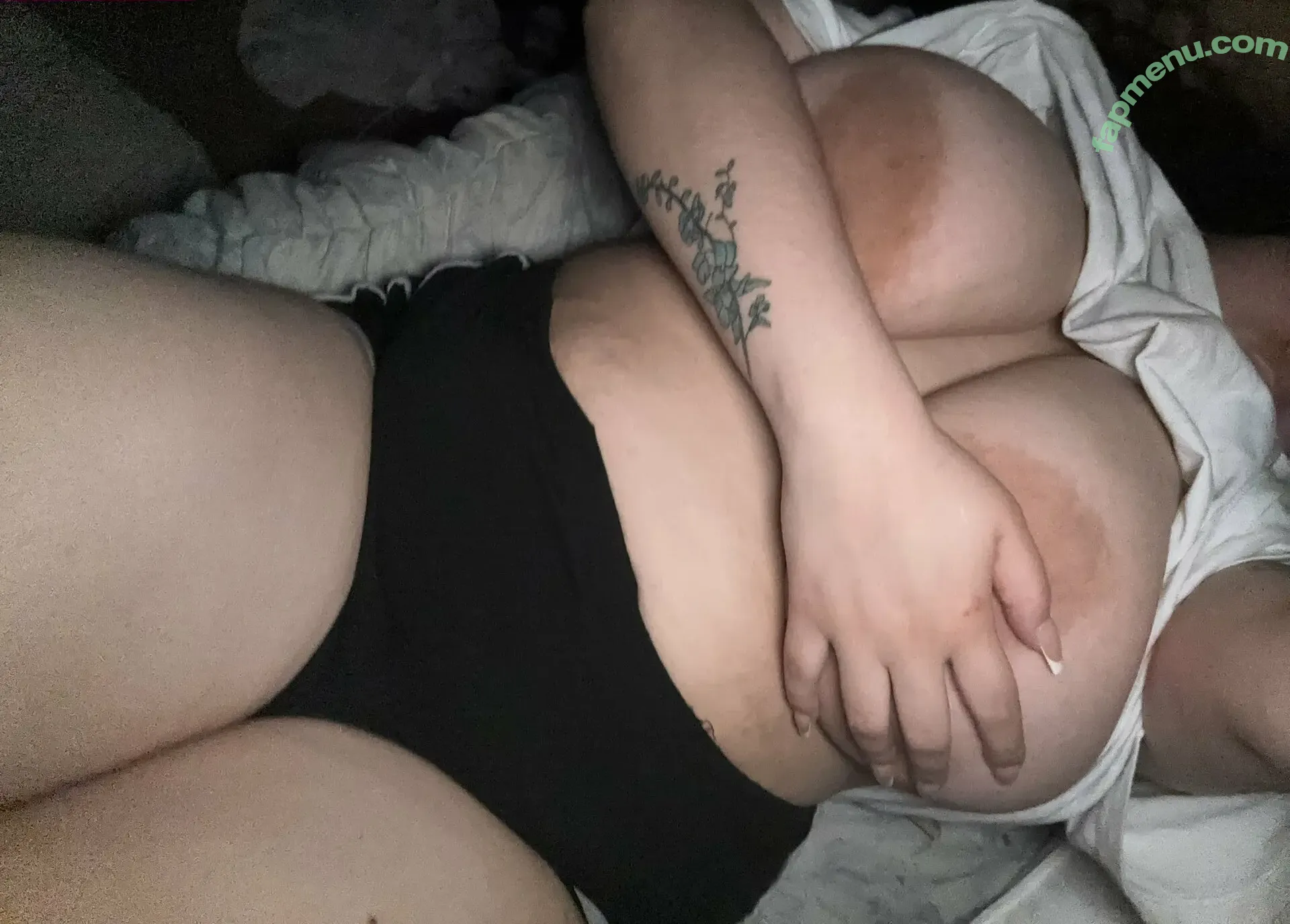 Lalenoraaa nude photo #0062 (lalaalaaa)