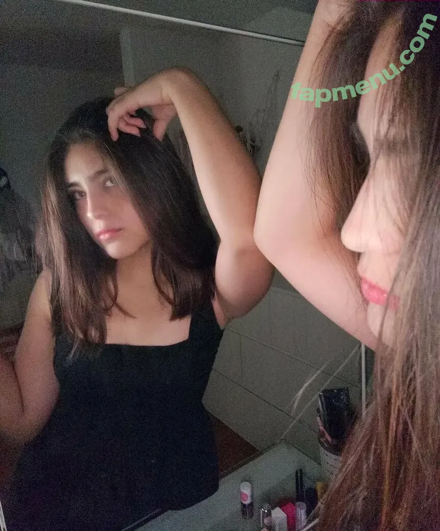 Laleyenda DeLuci nude photo #0002 (Laleyenda DeLuci)