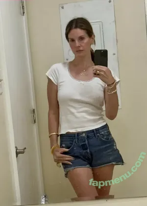 Lana Del Rey / lanadelreypictures / lanaraybabyx nude photo #1088