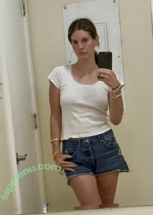 Lana Del Rey / lanadelreypictures / lanaraybabyx nude photo #1090