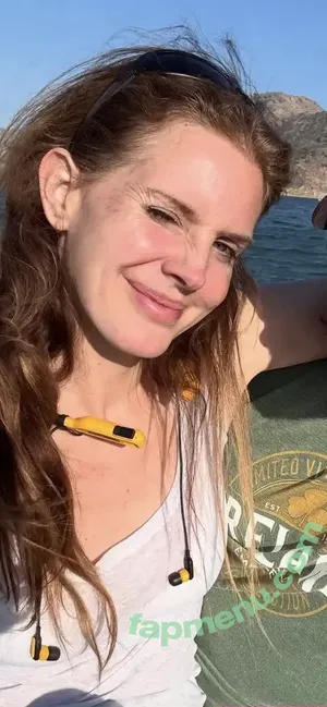 Lana Del Rey / lanadelreypictures / lanaraybabyx nude photo #1096