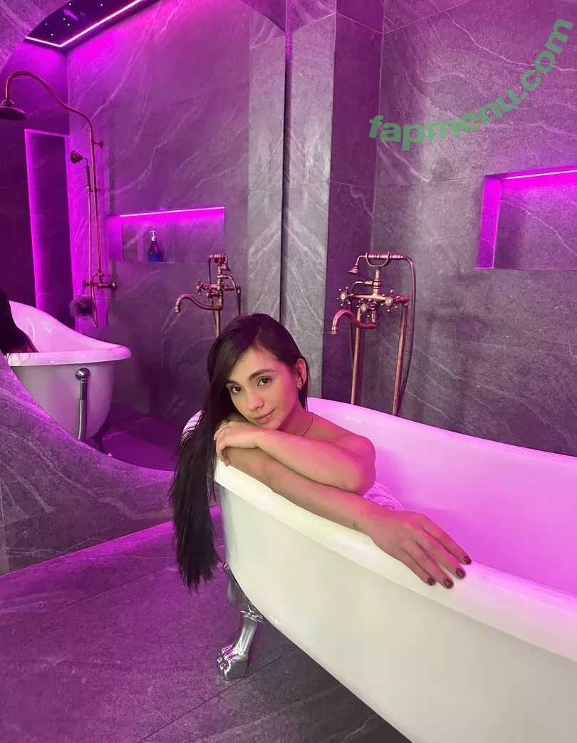 Lana_Kane nude photo #0045 (Halfbredxbarbie / Nofacechicagogirl / lanakanexxx / laura__es__)