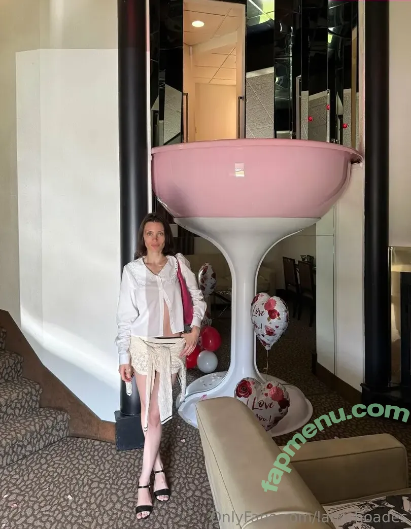 lanarhoades nude photo #0005 (lanarhoades)