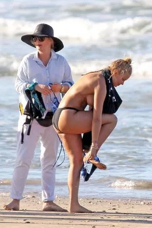 Lara Bingle / MsLWorthington / laraworthington nude photo #0018