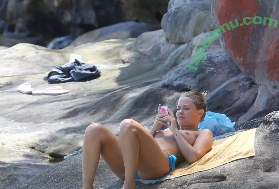 Lara Bingle nude photo #0003 (MsLWorthington / laraworthington)