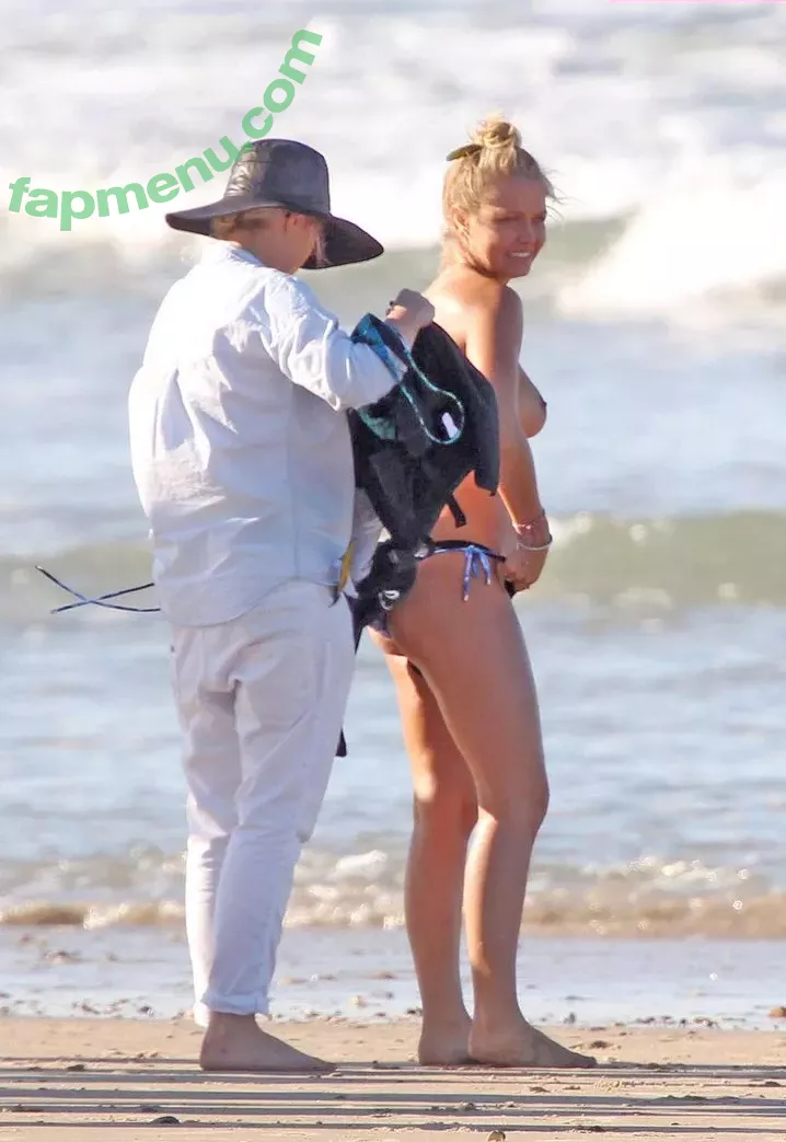 Lara Bingle nude photo #0019 (MsLWorthington / laraworthington)