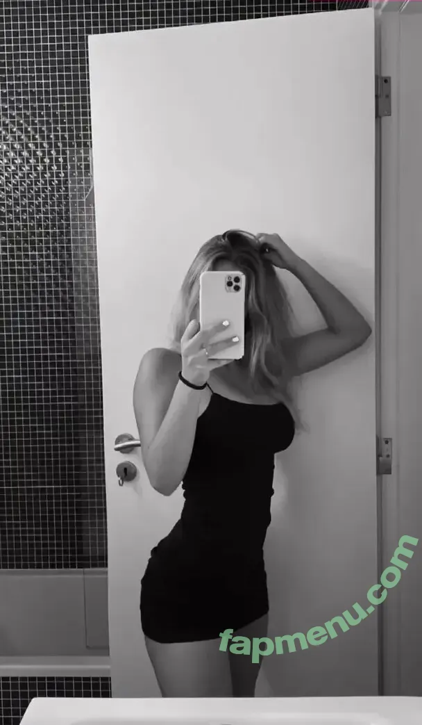 _.lara.sofia nude photo #0009 (_.lara.sofia)