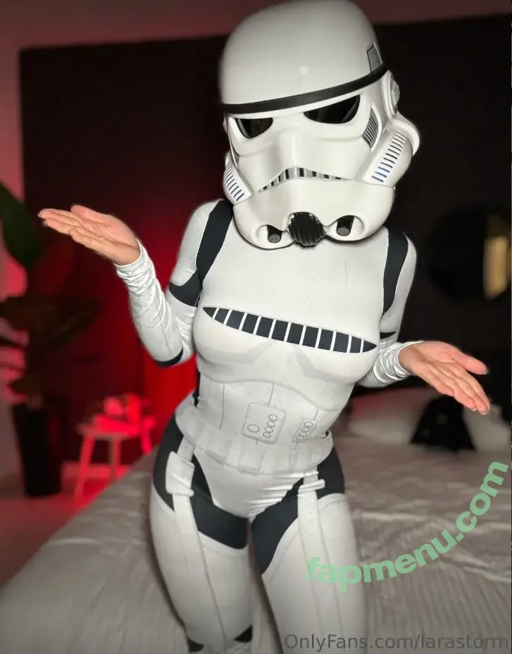 Lara Storm nude photo #0001 (laraastorm / larastorm / larastorm.trooper)