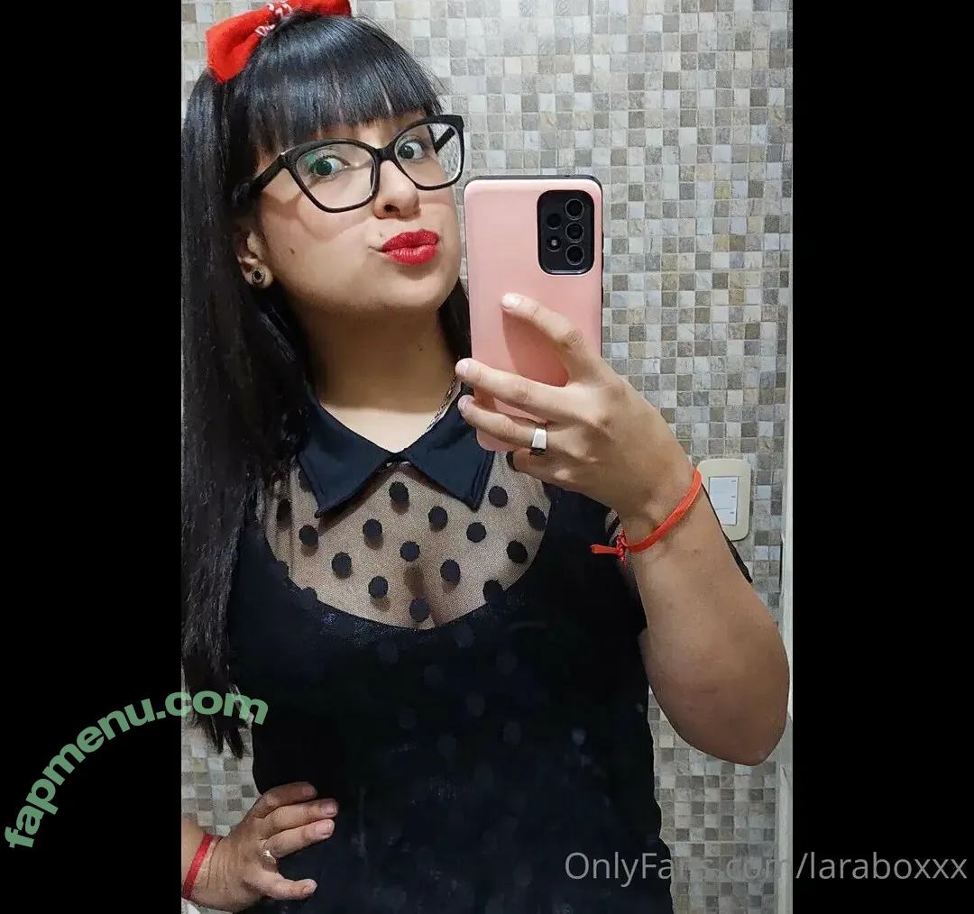 laraboxxx nude photo #0020 (laraboxx)