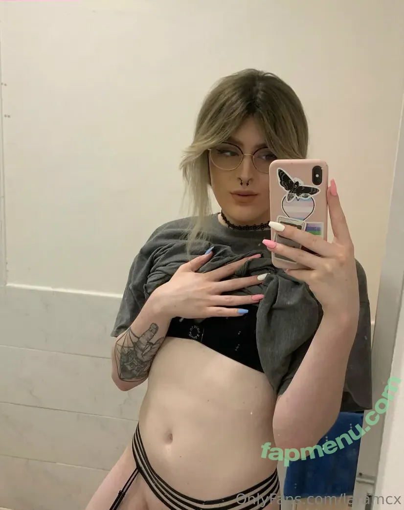 laramcx nude photo #0025 (laramcx)