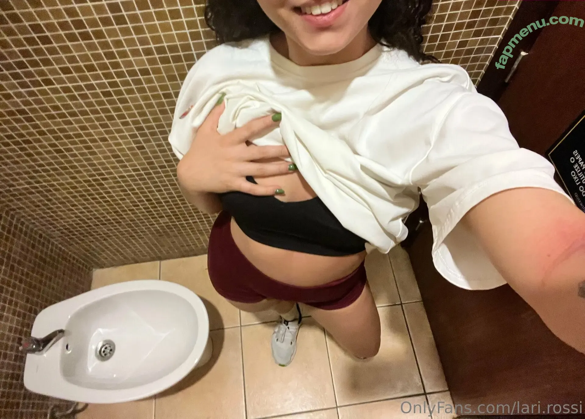 lari.rossi nude photo #0028 (lary_rossi_)