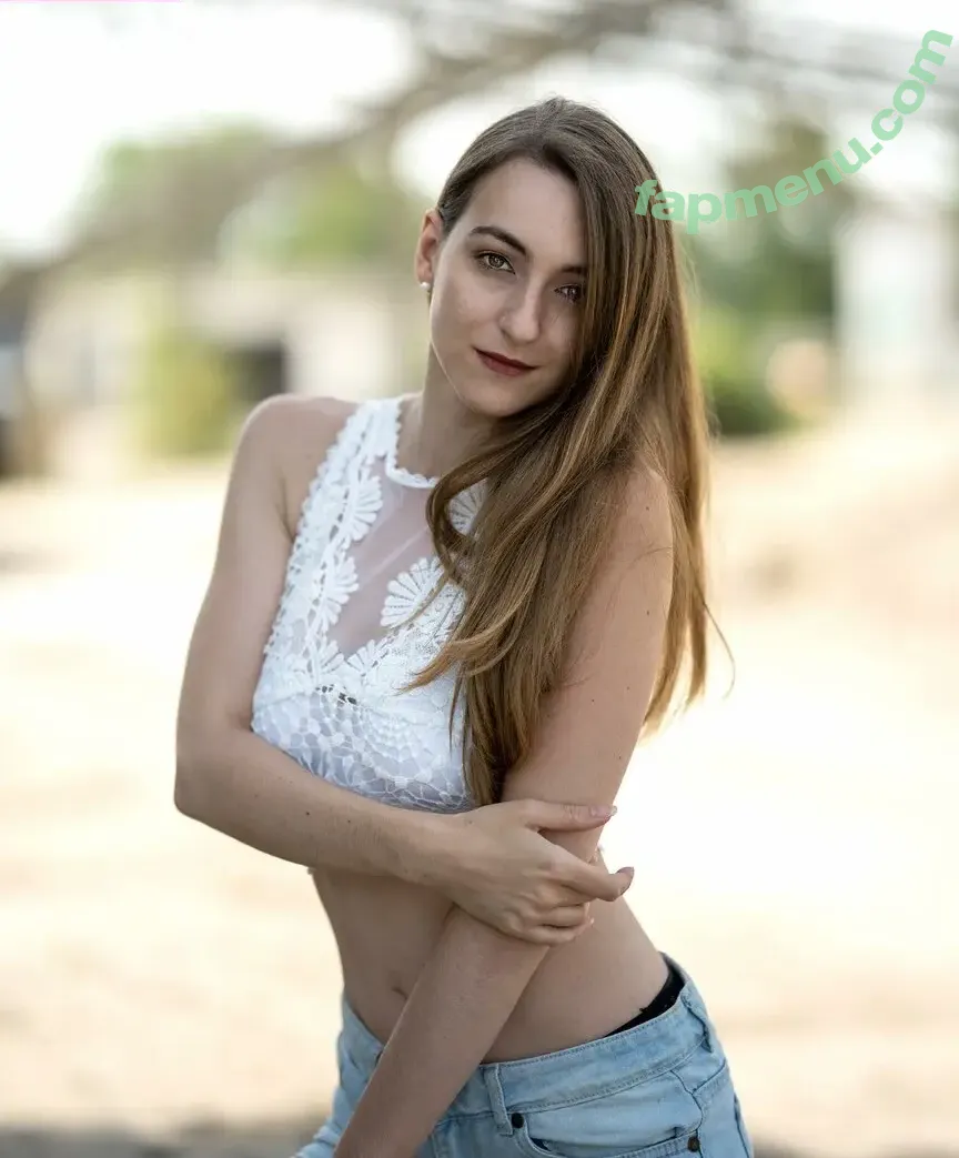 Larissa Schmiederer nude photo #0143 (larissa0297)