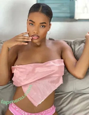 Larissa Siilva / larissa.siilva / larissasilva_xo nude photo #0027