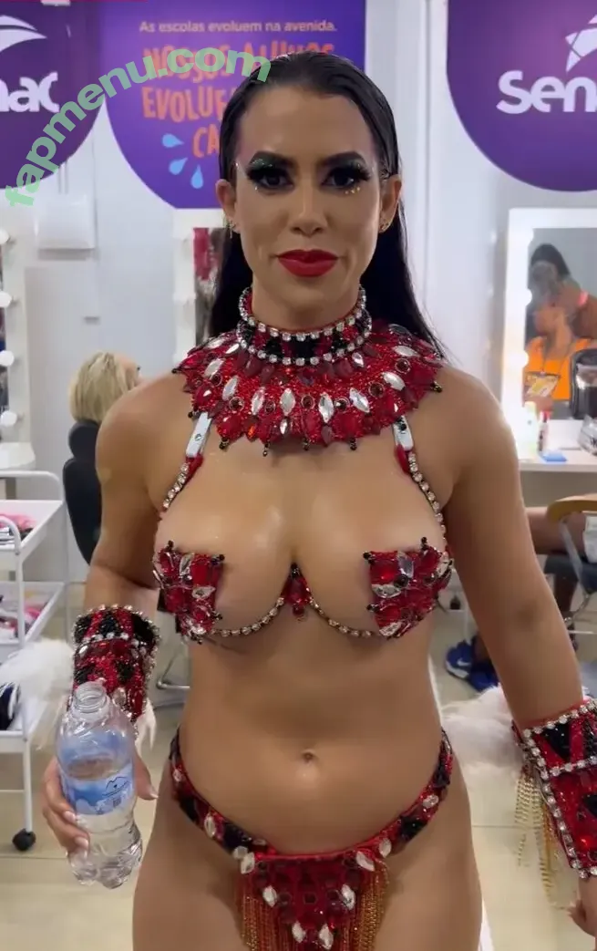Larissa Tomásia nude photo #0012 (Larissa Tomásia)