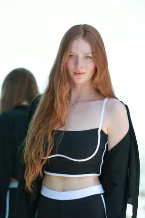 Larsen Thompson / larsenthompson nude photo #0173
