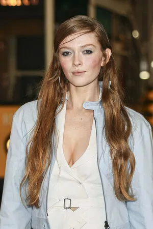 Larsen Thompson / larsenthompson nude photo #0516