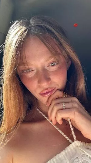 Larsen Thompson / larsenthompson nude photo #0670