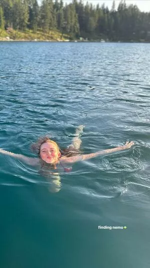 Larsen Thompson / larsenthompson nude photo #0672