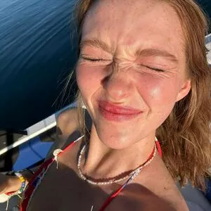 Larsen Thompson / larsenthompson nude photo #0680