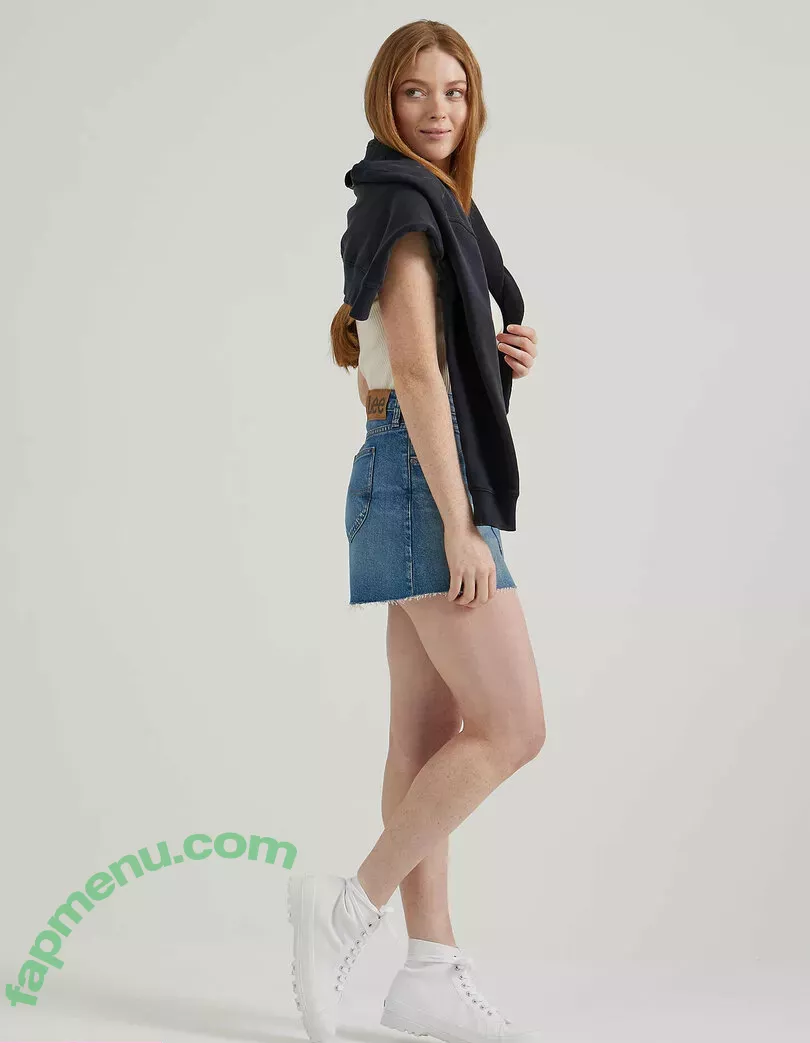 Larsen Thompson nude photo #0468 (larsenthompson)