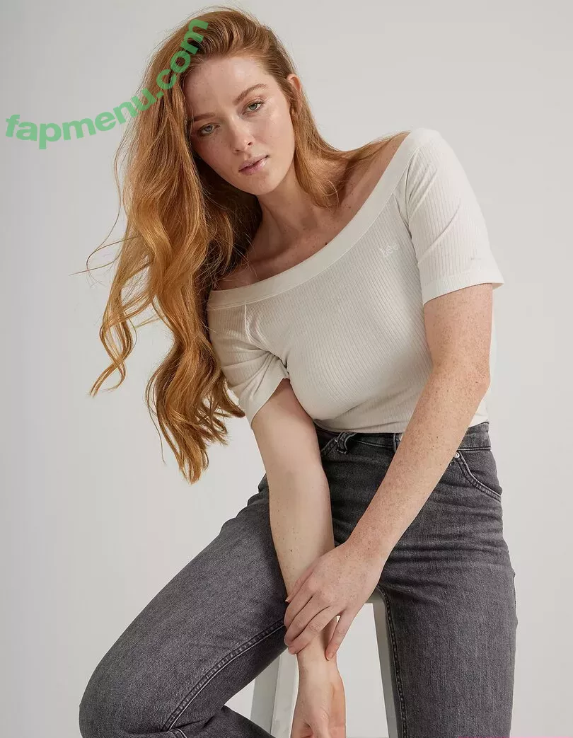 Larsen Thompson nude photo #0481 (larsenthompson)