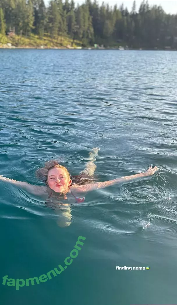 Larsen Thompson nude photo #0672 (larsenthompson)