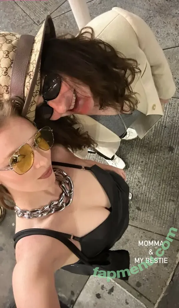 Larsen Thompson nude photo #1043 (larsenthompson)