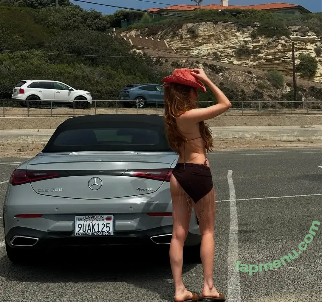 Larsen Thompson nude photo #1058 (larsenthompson)