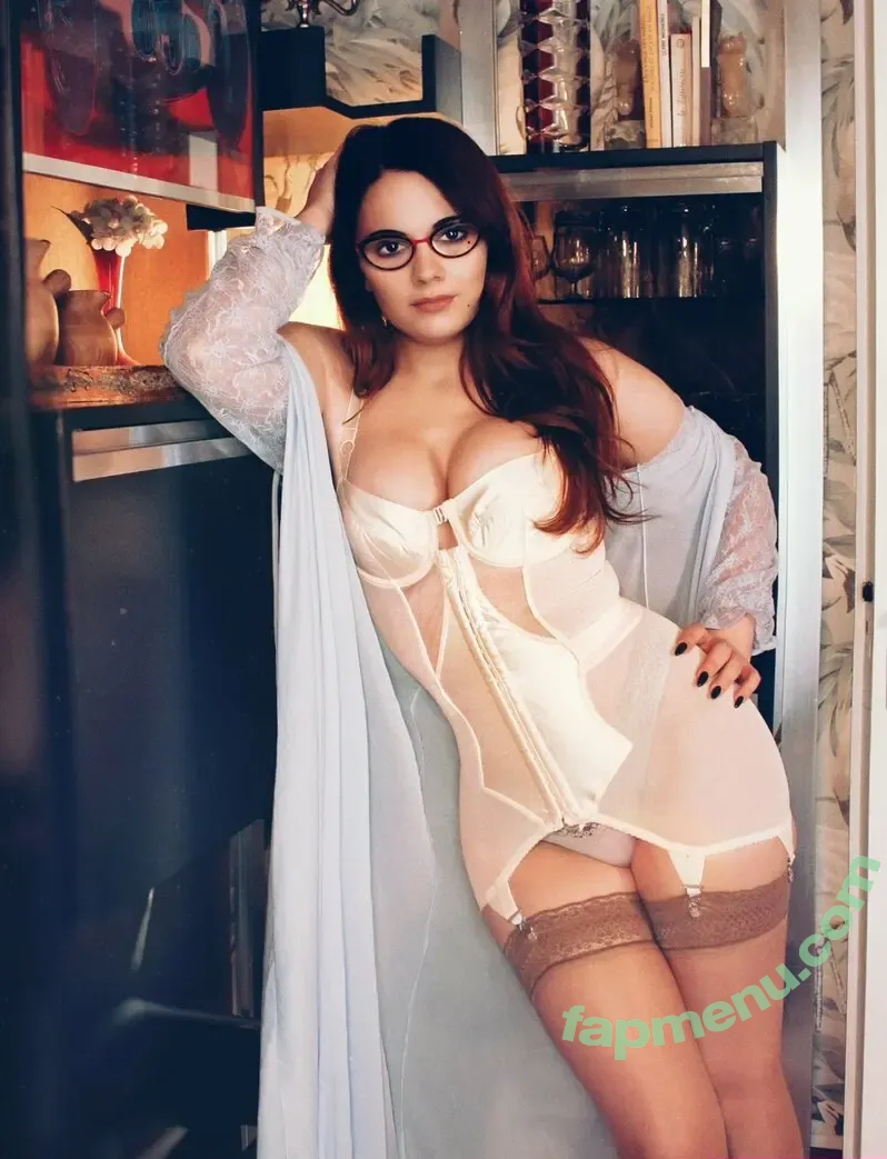 Laura Badler nude photo #0070 (LauraBadler)