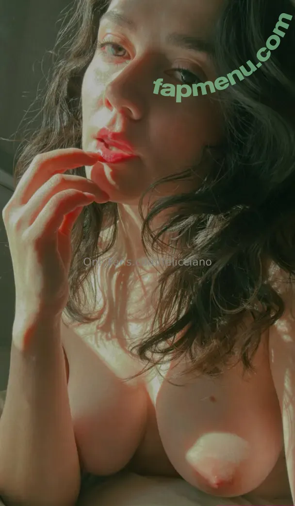 Laura Feliciano nude photo #0031 (feli.cciano / felicciano)