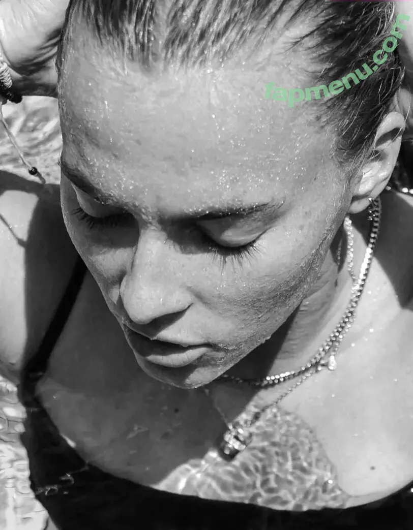 Laura Freigang nude photo #0043 (laurafreigang)