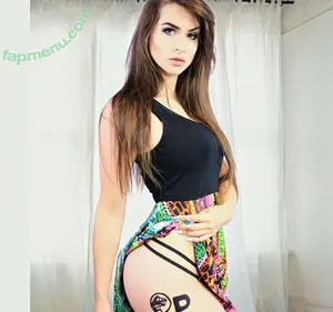 Laura Legends / lauralegends nude photo #0005