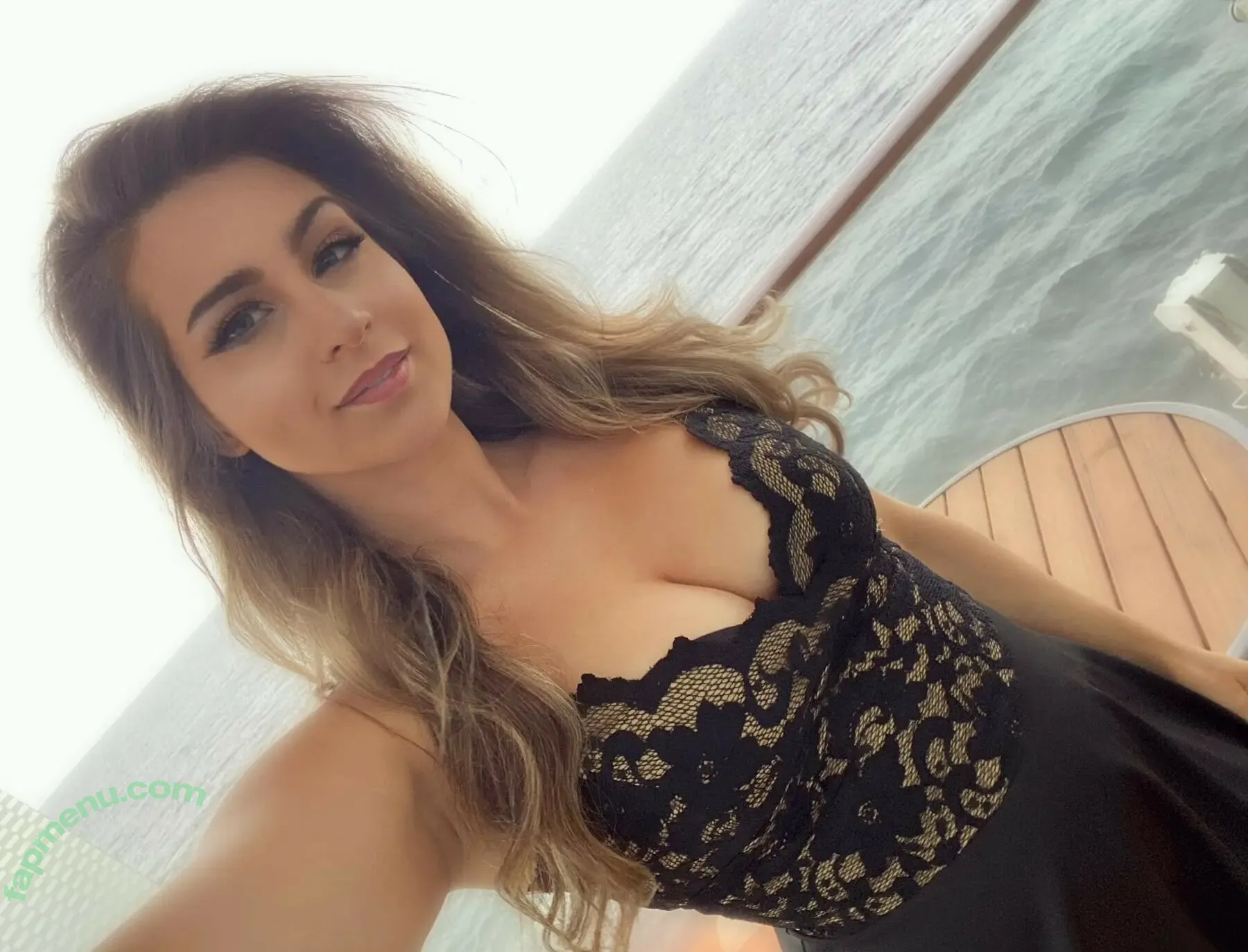 Laura Legends nude photo #0003 (lauralegends)