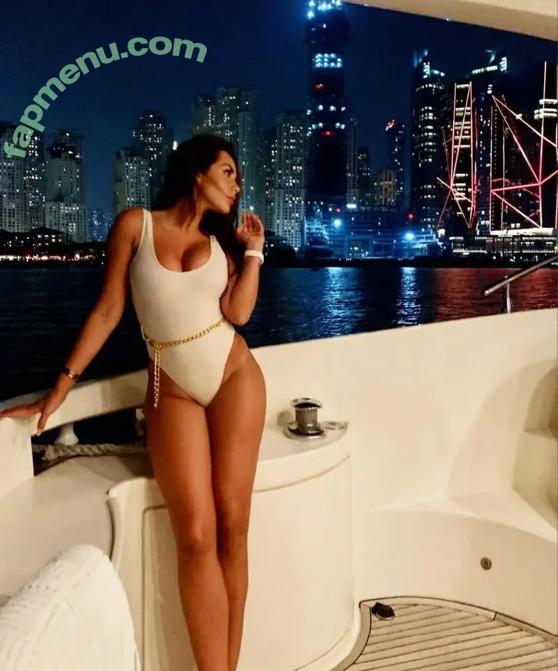 Laura Lempika nude photo #0018 (Laura Lempika)