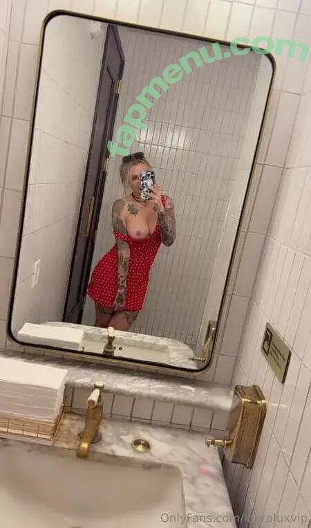 Laura Lux nude photo #0016 (darthlux / lauralux)
