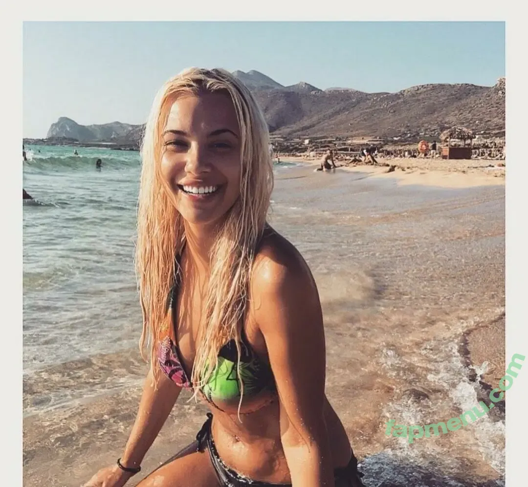 Laura Narjes nude photo #0003 (Laura Narjes)