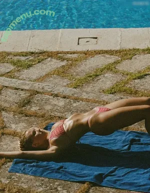 Laura Oganessian / lauraoganessian nude photo #0315