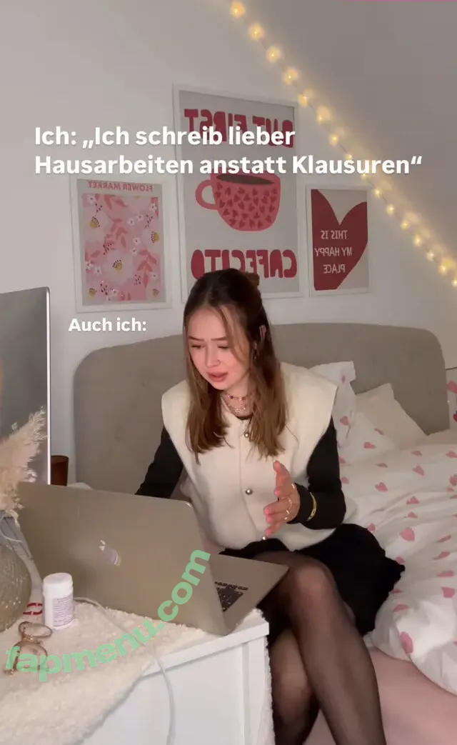 Laura Sophie nude photo #0137 (laurachesnok)